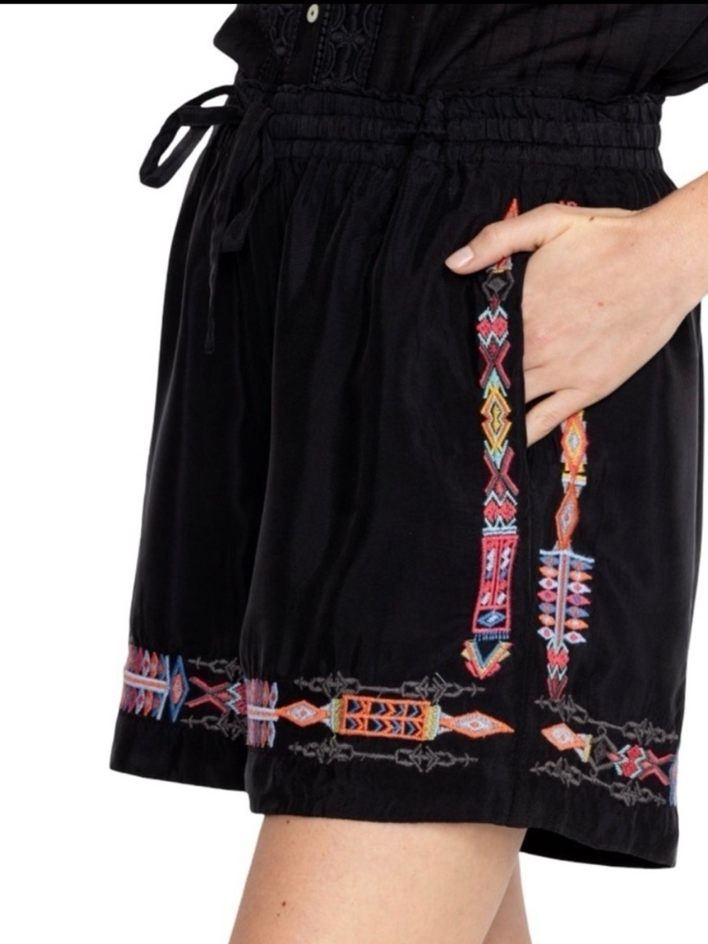 Johnny Was Sascha Embroidered Black Shorts NWT Size S Boho Festival Cupra Blend